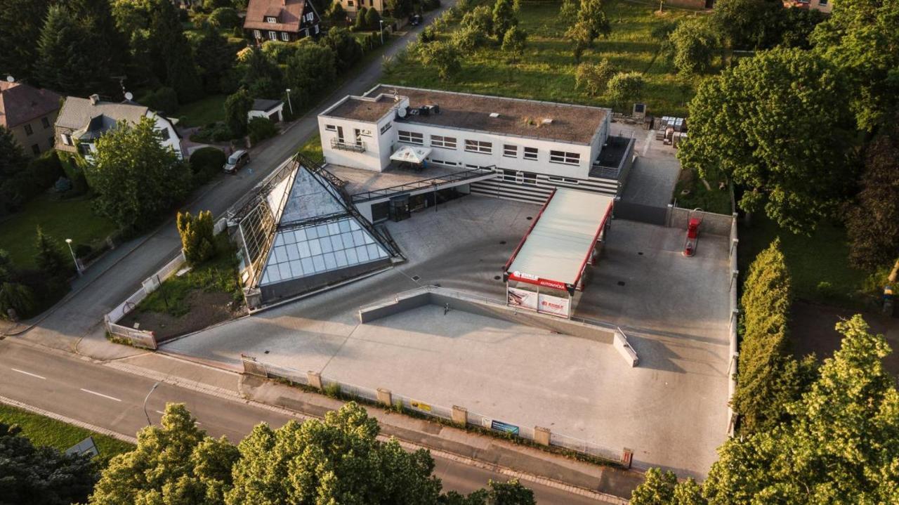 Pyramida Broumov Aparthotel Exteriör bild